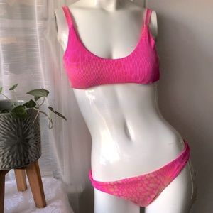 Neon Pink leopard 2-piece bikini 👙 Size Medium